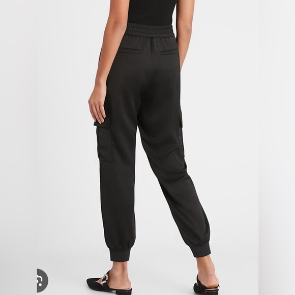 Satin joggers. Stylish but with comfort. - Picture 1 of 4